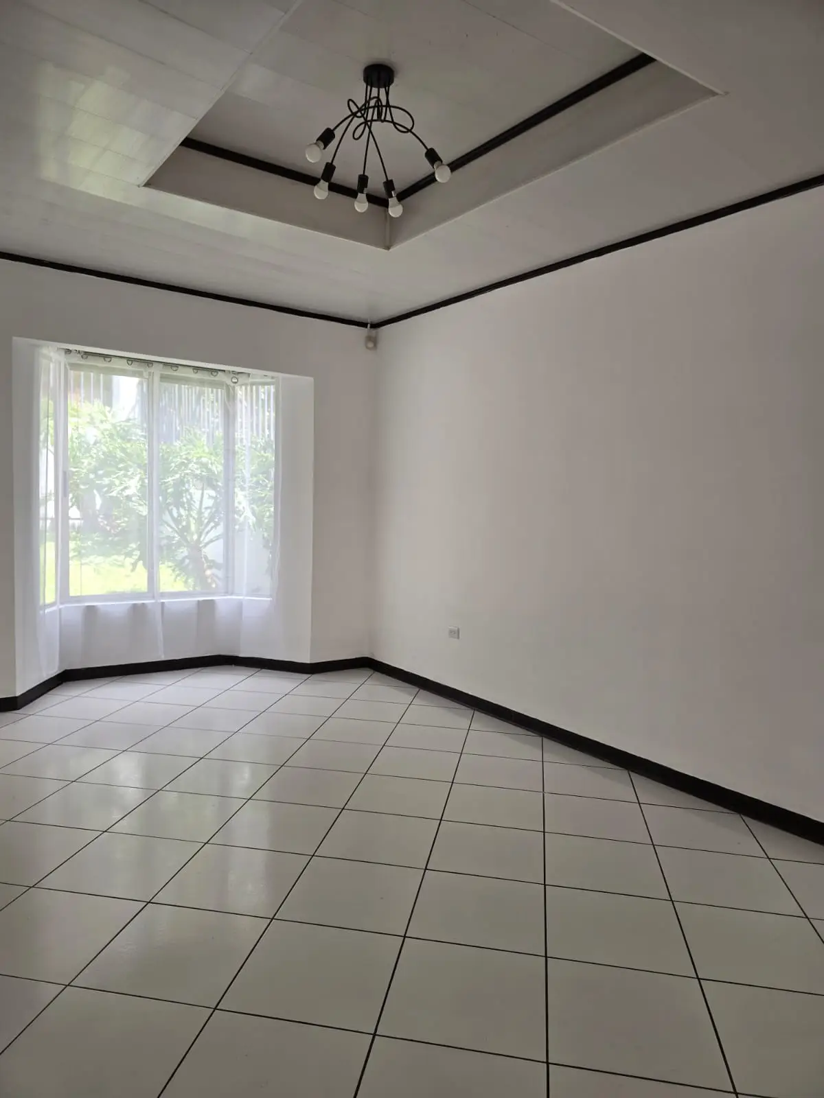 Charming House in Poás with Mountain Views - Perfect Family Home! - image 2