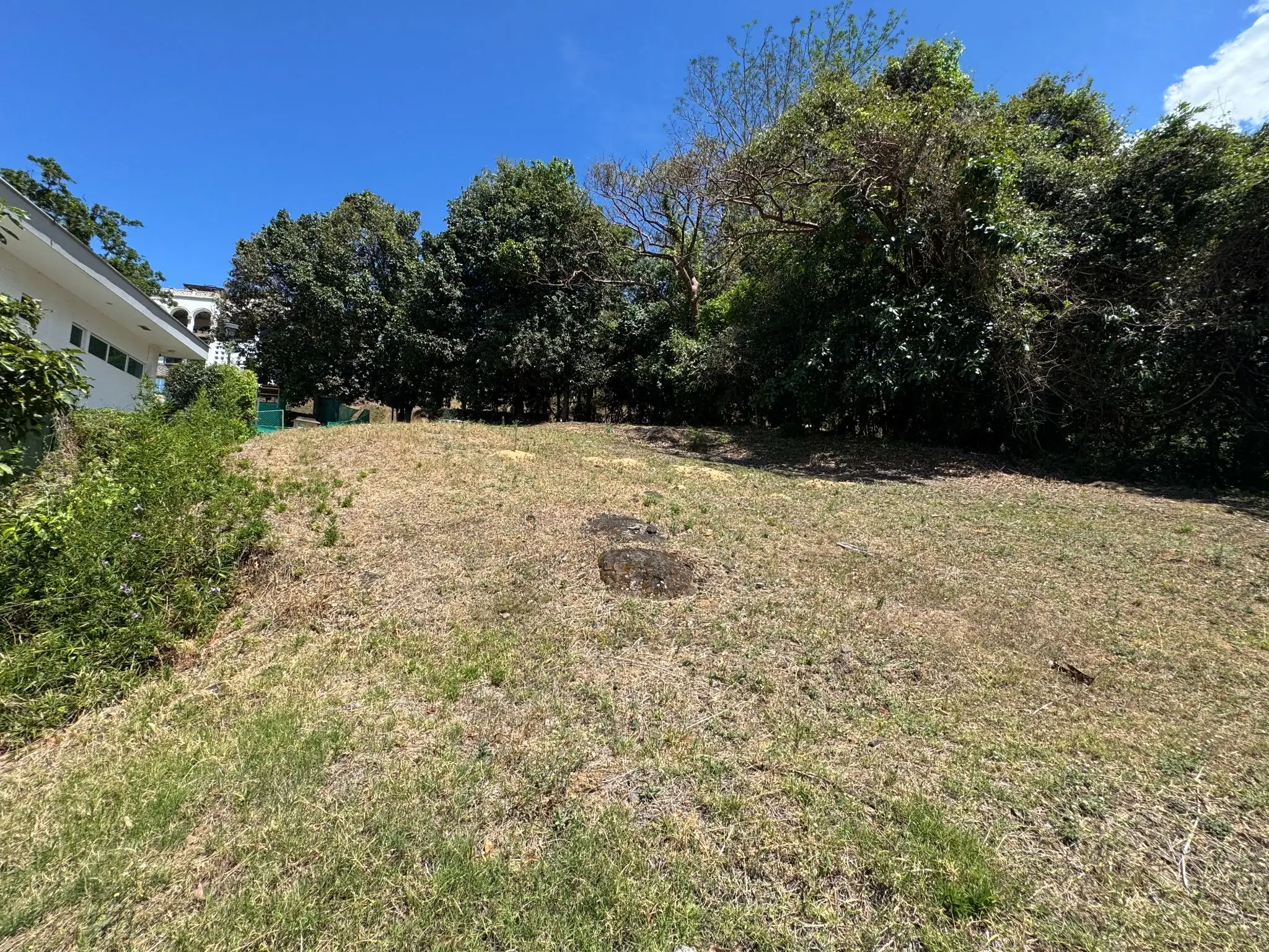 Sale / Impressive Lot in The Altamira Condominium, Ciudad Colon, San Jose  - image 4