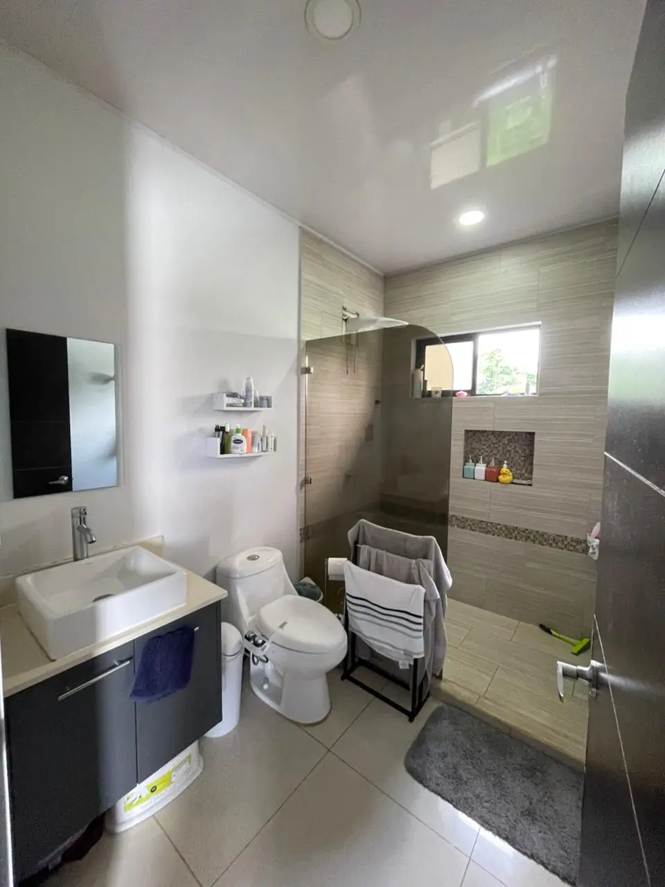 Modern 4-Bedroom Home in Grecia, Alajuela - Your Costa Rican Oasis - image 11