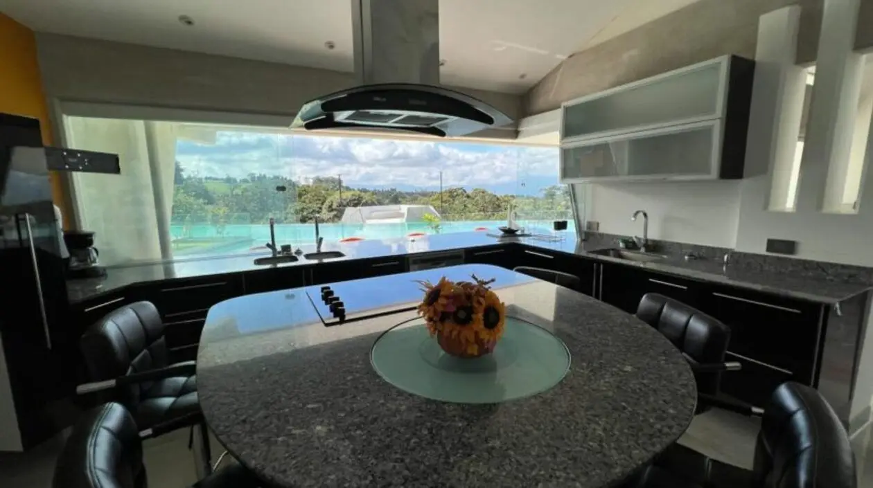 Luxury Mountain Estate with Private Creek, Pool & Panoramic Views in Coronado, Costa Rica - image 7