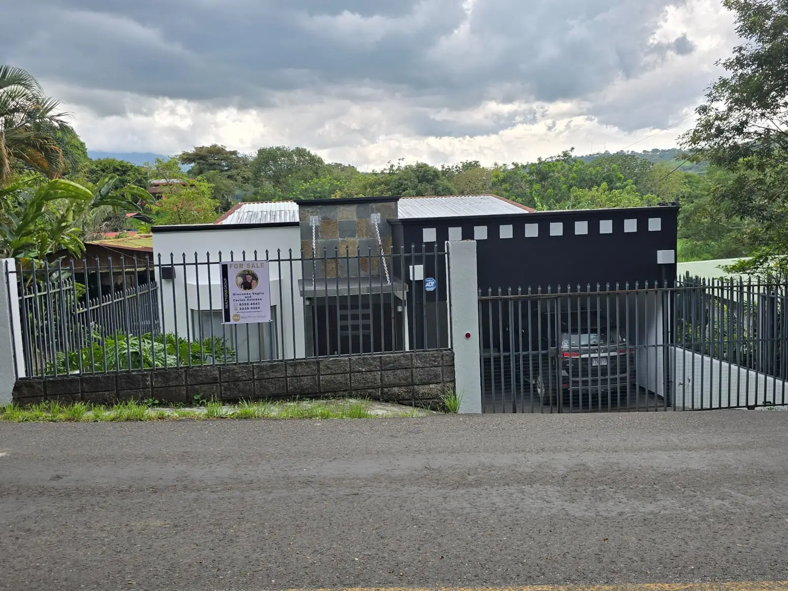 Charming House in Poás with Mountain Views - Perfect Family Home! - image 10