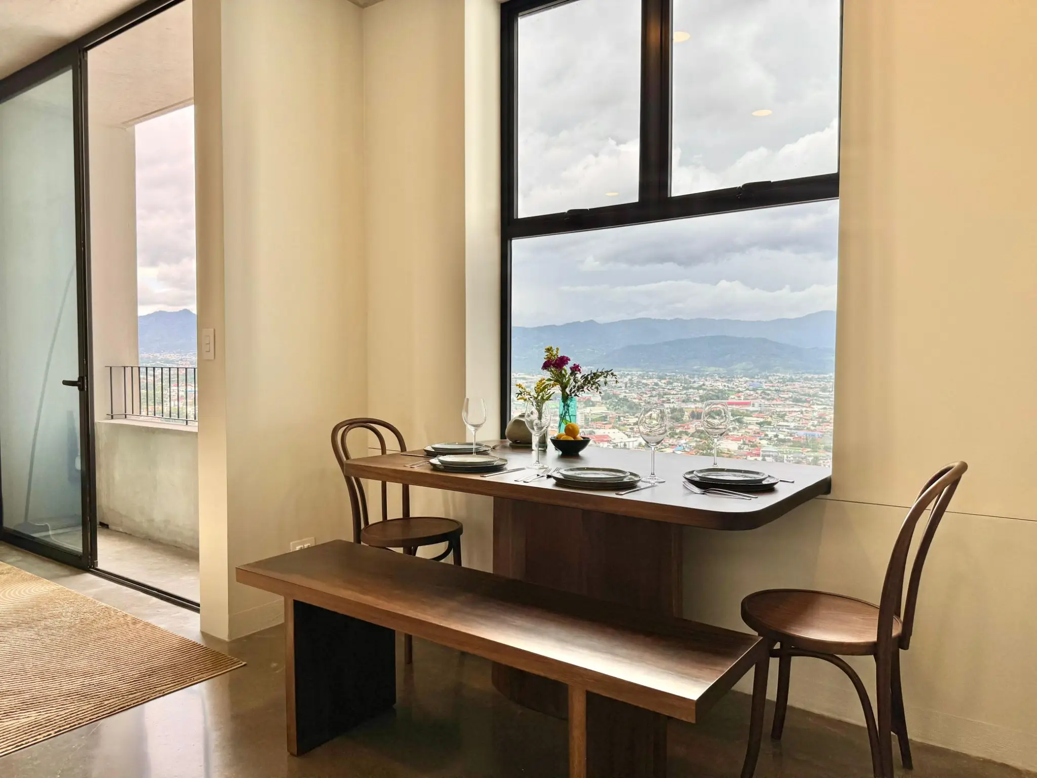 Modern 2-Bedroom Apartment with Panoramic City & Mountain Views in San José - image 8