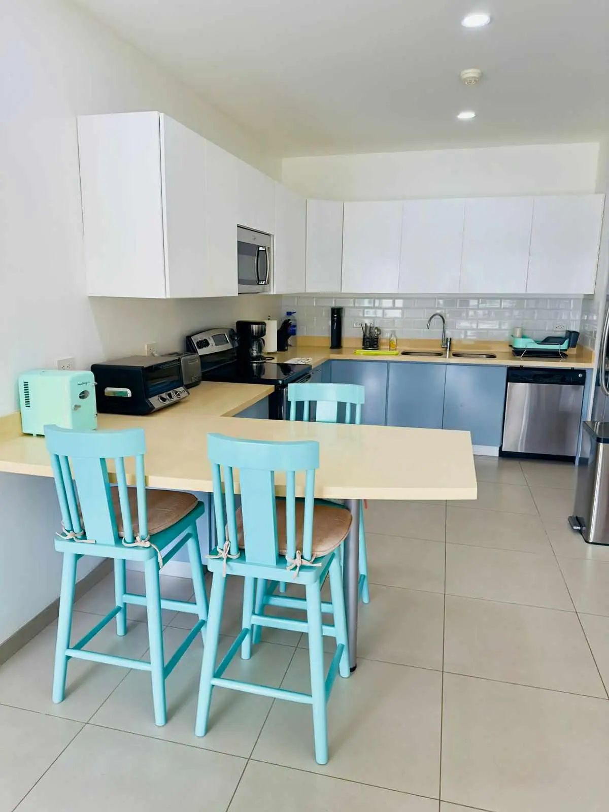 Modern 3-BR Condo in Jaco Bay Gated Community, Wake up to palm trees. End every day with a Pacific Sunset. - image 6