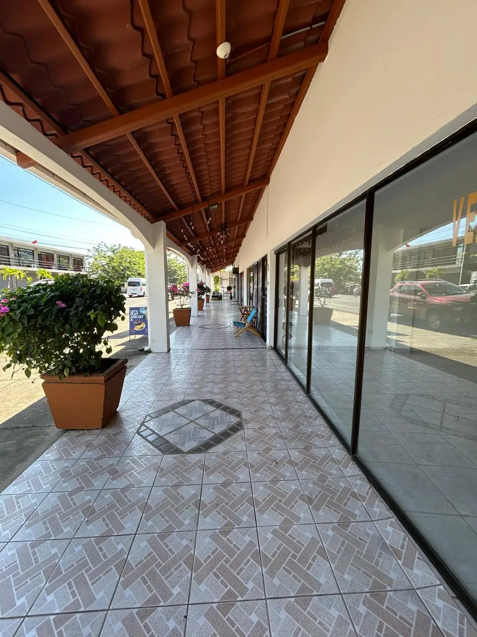 Commercial Building for Sale in Jacó | Plaza Boulevard Location | Near Beach | Main Road - image 3