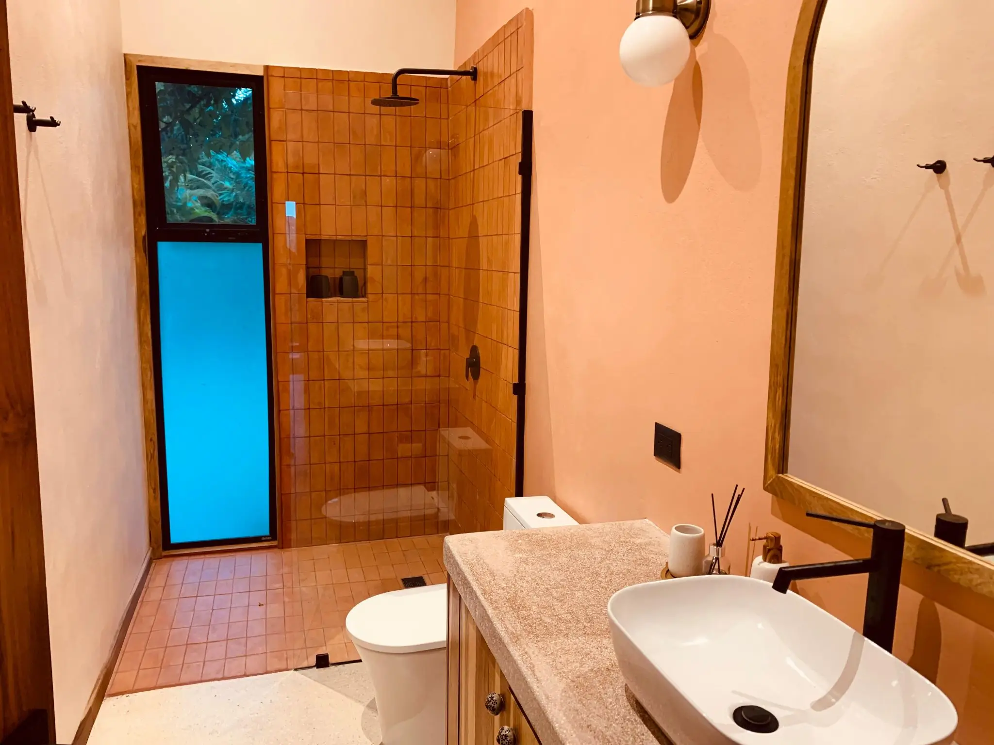 Brand New Modern 2 Bedroom Home in Santiago  Minutes from Hermosa Beach, Beautifully Designed  - image 15