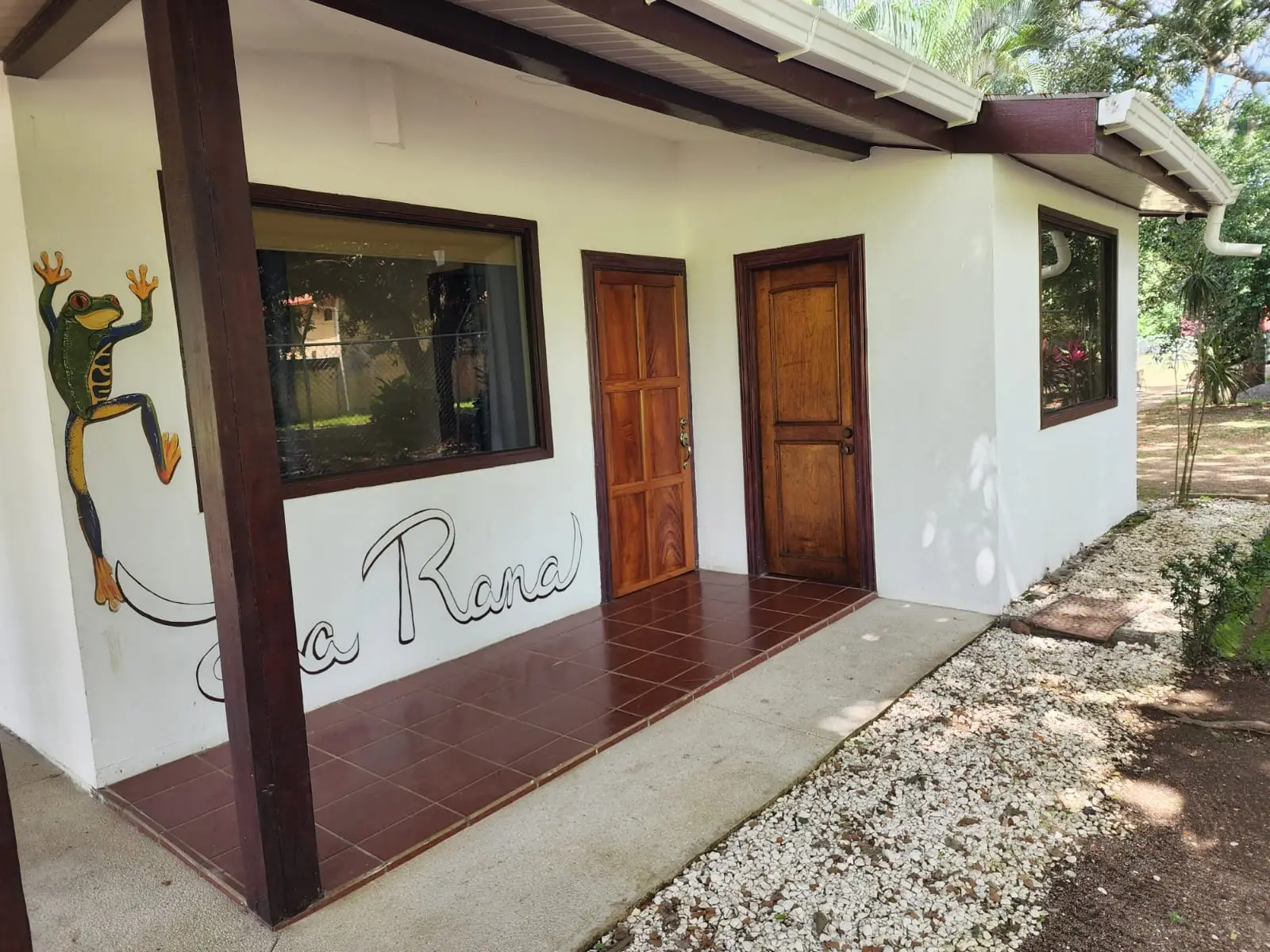 Oportunidad de inversión en Playa Tambor-Puntarenas Casa más Apartamento, Piscina y Lote - image 8