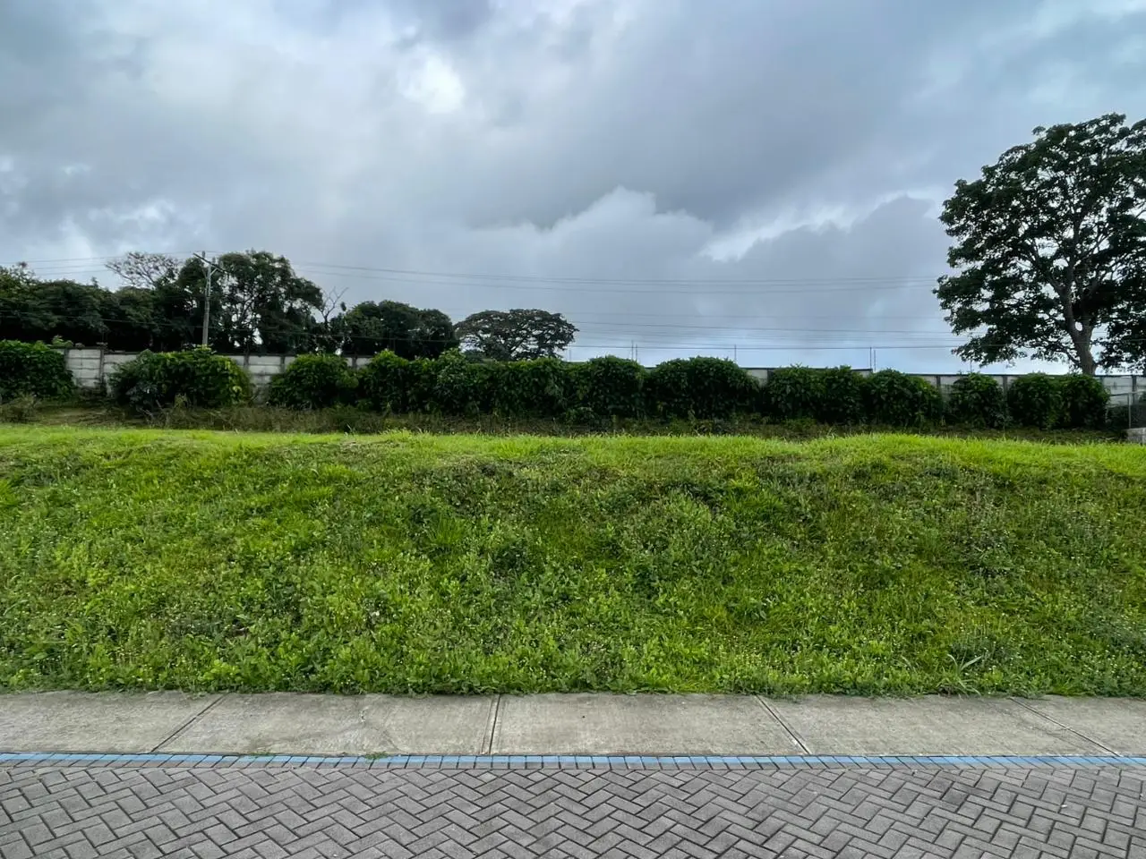 Prime 225 sqm Building Lot in Grecia, Alajuela – Ideal for Your Costa Rican Dream Home - image 2