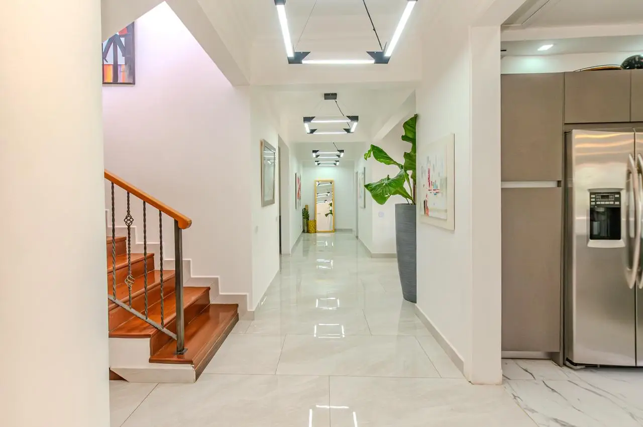 Exquisite Furnished 5-Bedroom Luxury Residence for Rent in Hacienda Los Reyes, La Guácima - image 7