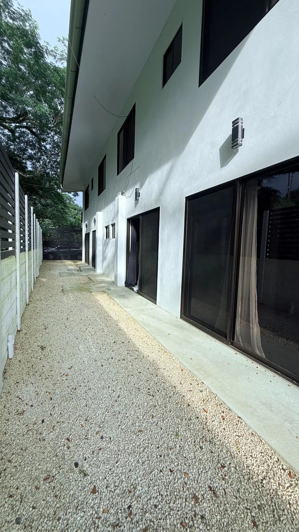 Luxury 4-Bedroom Home with Mountain Views in Playa Hermosa - image 11