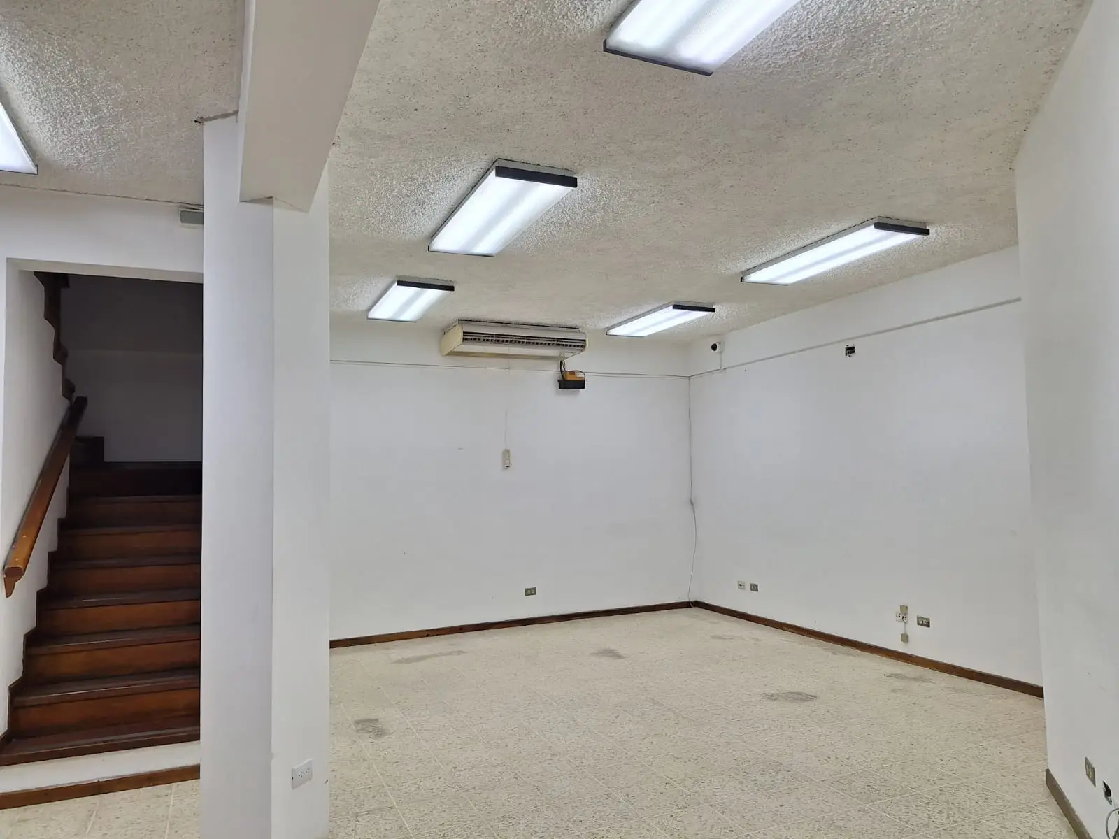 Prime 741sqm Modern Commercial space in Escazú, San José - image 8