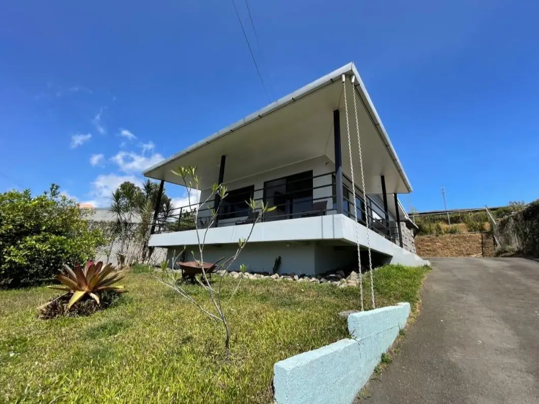 Charming 2-BR Modern Home in Naranjo with Stunning Views - image 1