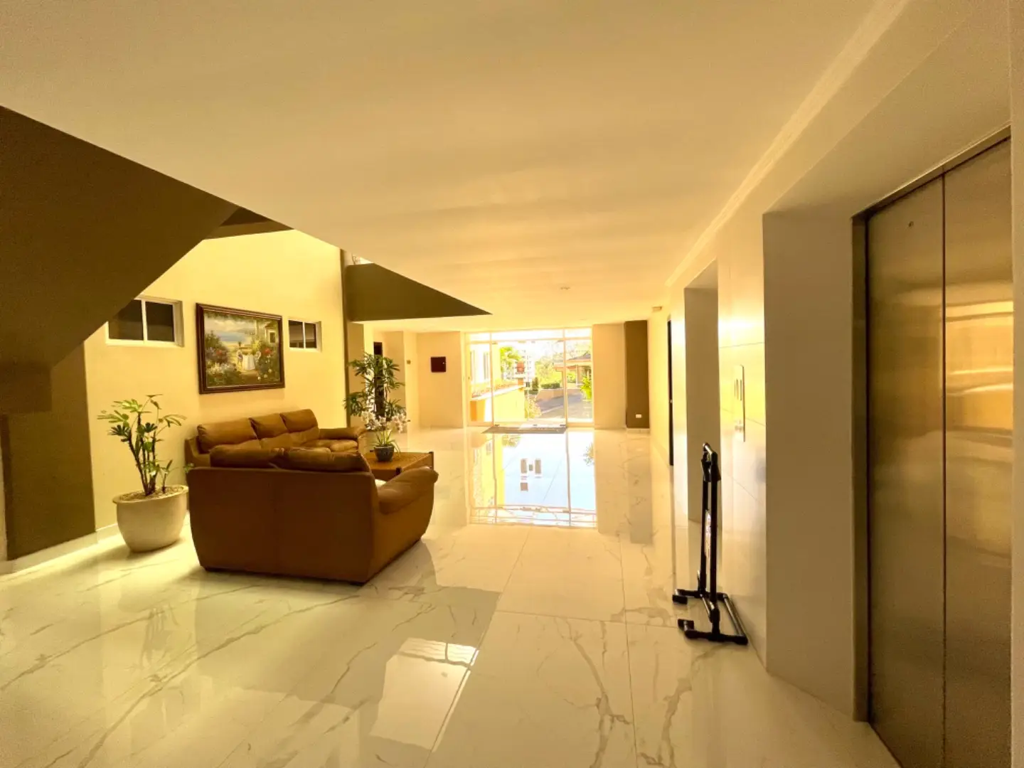 Rent / Lovely Apartment in Valle Arriba Condominium, San Rafael de Escazu, San Jose - image 5
