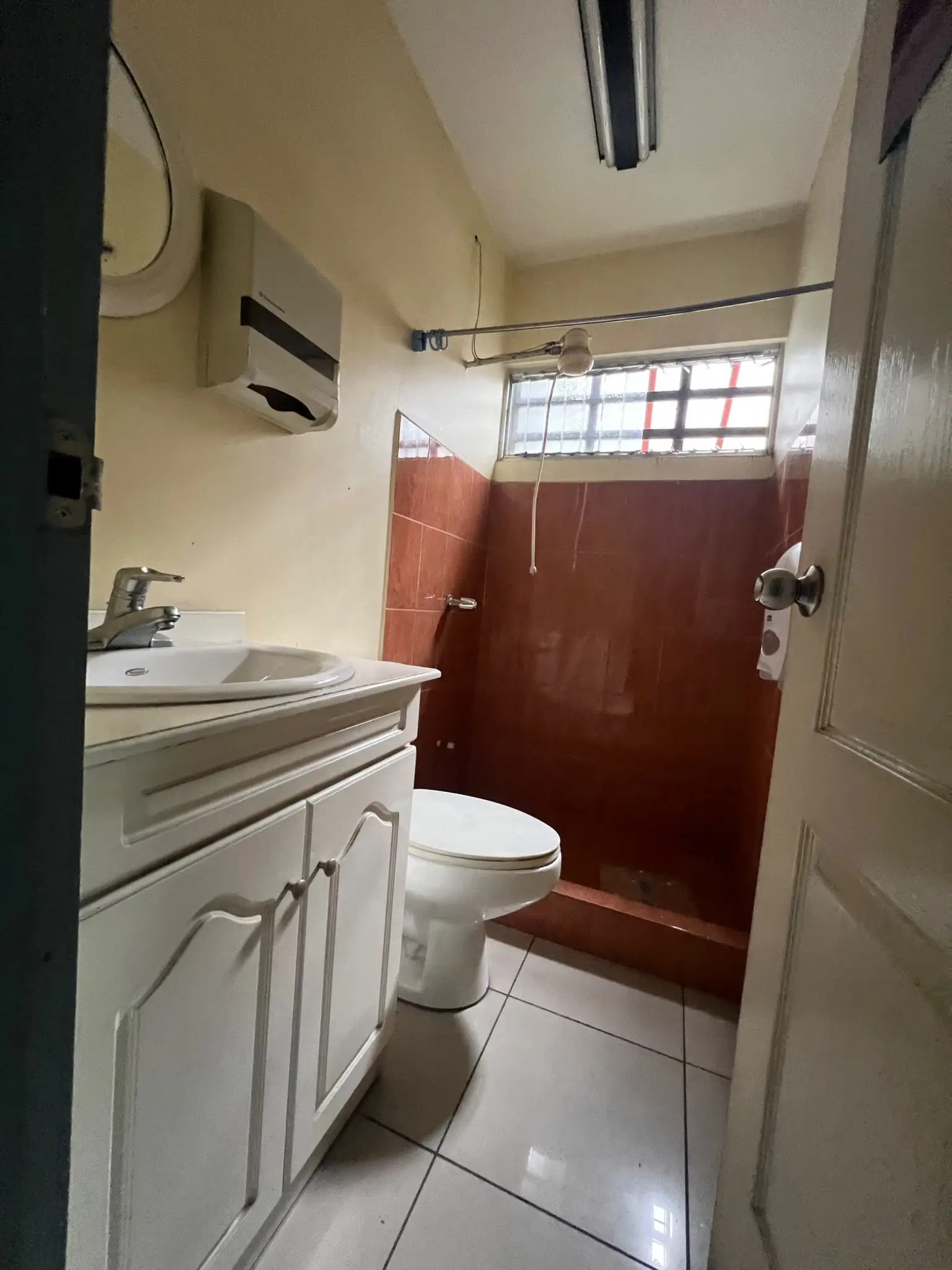 San José Commercial Building: Turnkey Medical & Dental Clinic - image 13