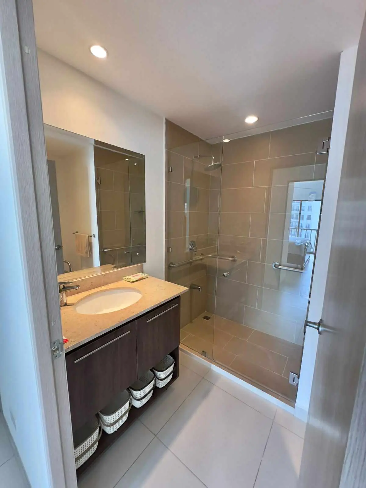 Modern 3-BR Condo in Jaco Bay Gated Community, Wake up to palm trees. End every day with a Pacific Sunset. - image 11