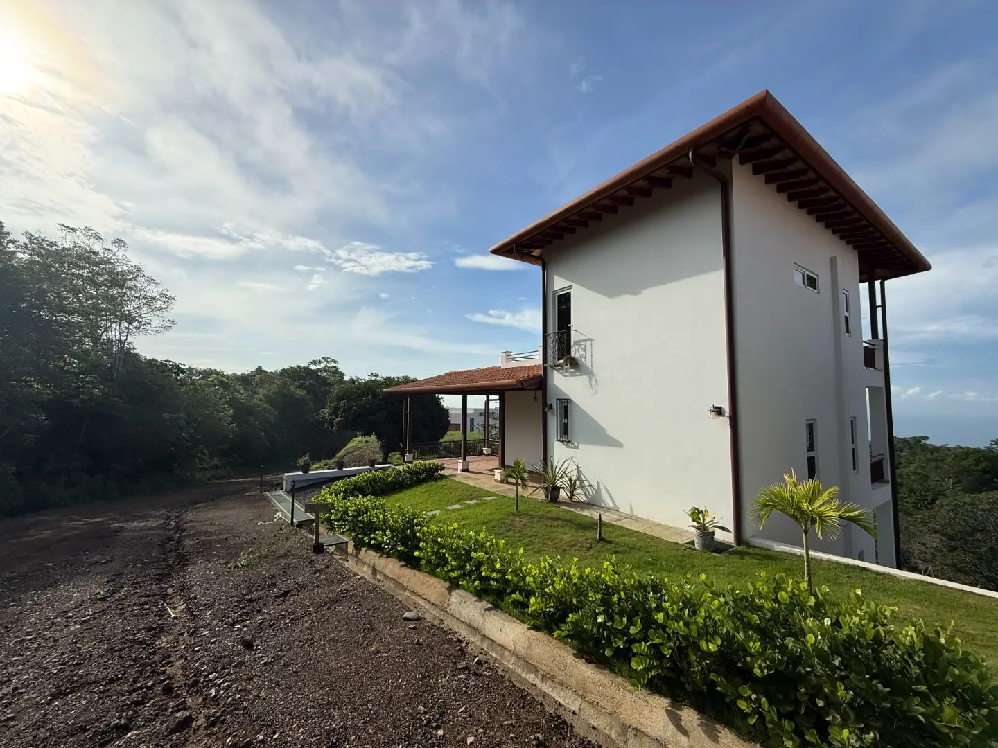Luxury Oceanview & Mountain Retreat: A Modern 5-Bedroom Haven in Jacó, Costa Rica - image 5
