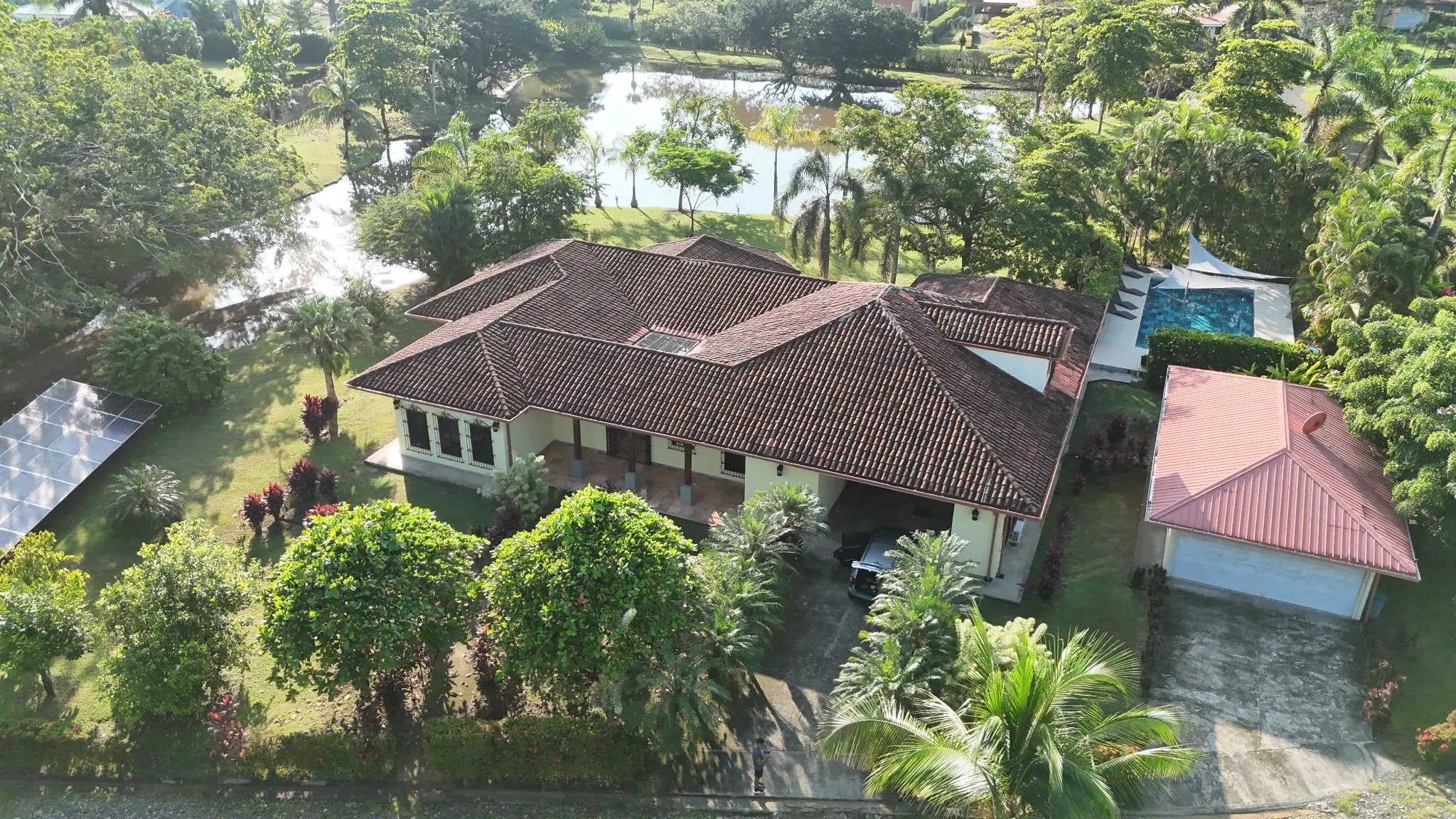 Tropical Luxury Estate with Private Lake, Pool & Prime Location Near Costa Rica’s Best Beaches” - image 5
