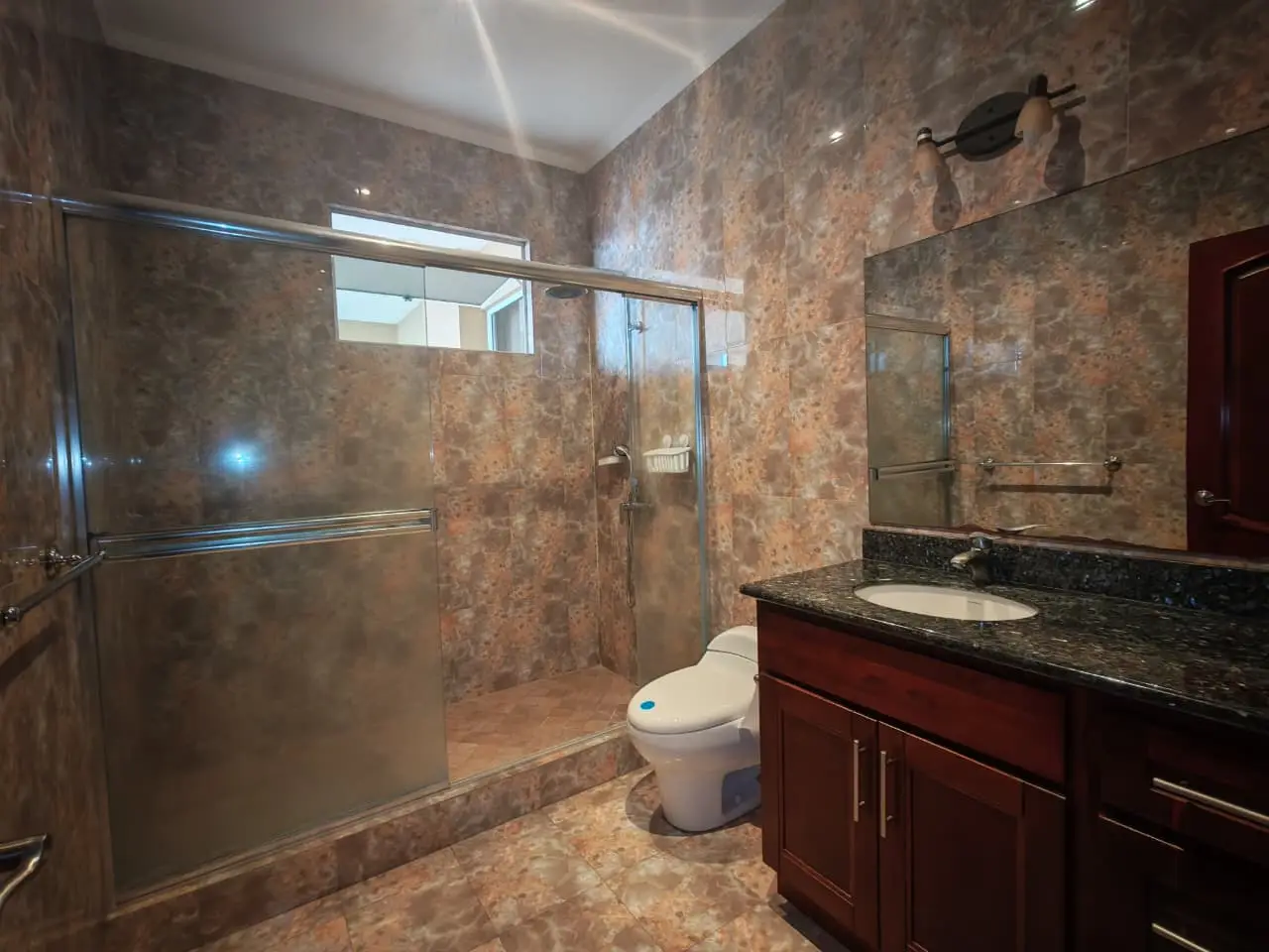 Exclusive penthouse for rent in Bello Horizonte, Escazú, with panoramic views - image 15