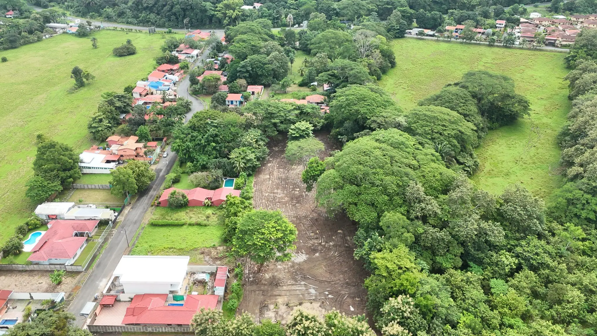 Prime Land for Sale in Tárcoles, Costa Rica - Ideal Development Opportunity! - image 2