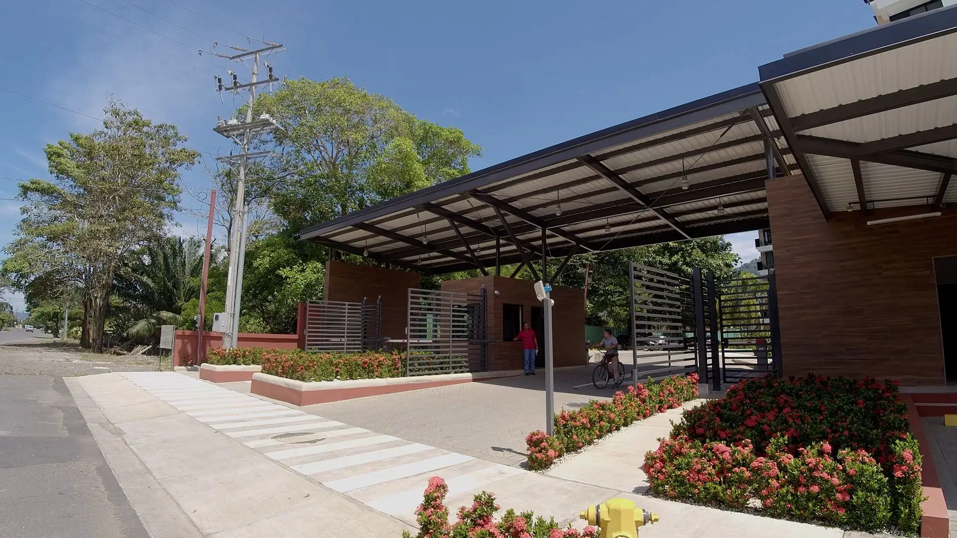 Torres del Mar - image 5