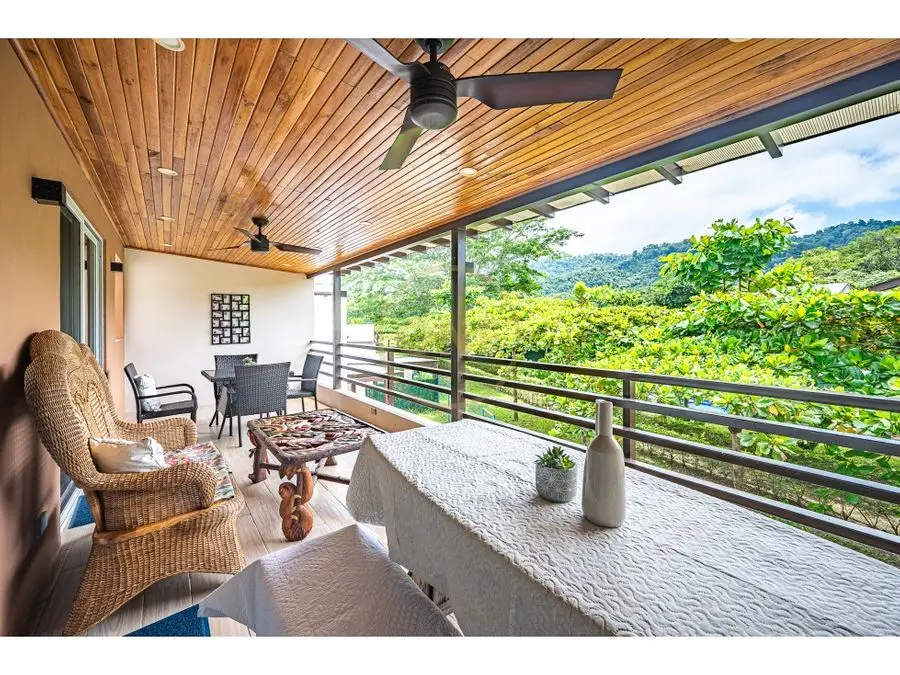 Modern 4-Bedroom House in Jacó: New Build with Spacious Living & Outdoor Oasis - image 5