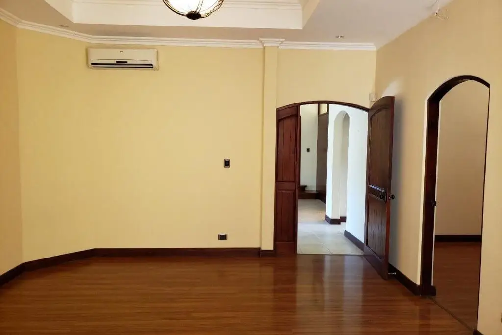 SALE / Majesty and Exclusivity in Santa Ana! Your Dream Haven Awaits - image 9