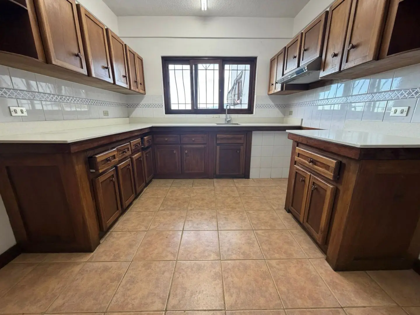 For RENT: Spacious Apartment in Bello Horizonte - image 11