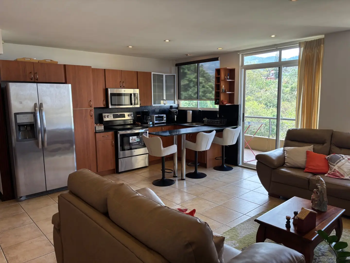Rent / Lovely Apartment in Valle Arriba Condominium, San Rafael de Escazu, San Jose - image 8