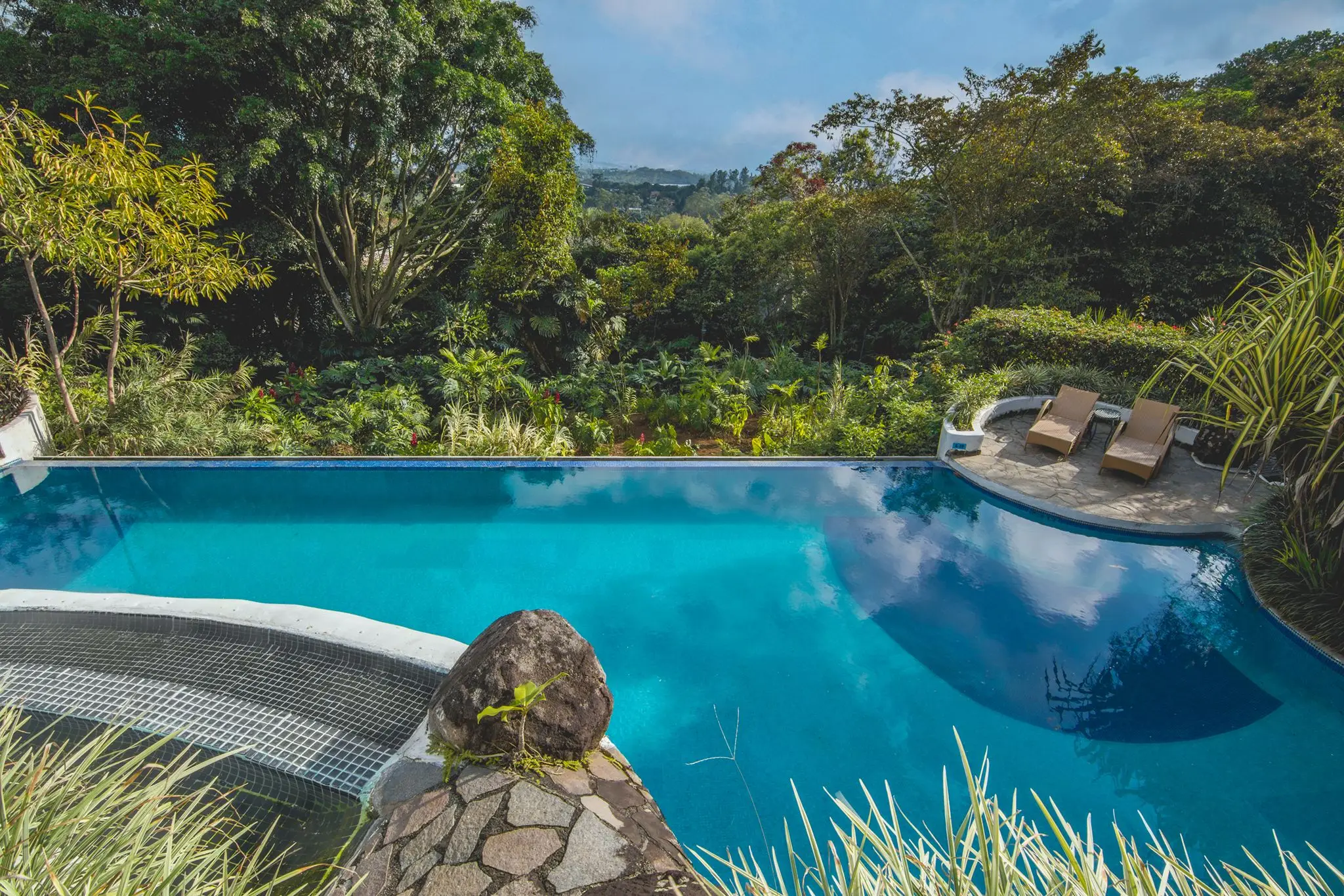 Costa Rica’s Premier Eco-Luxury  Organic Coffee Estate & Boutique Hotel - image 4