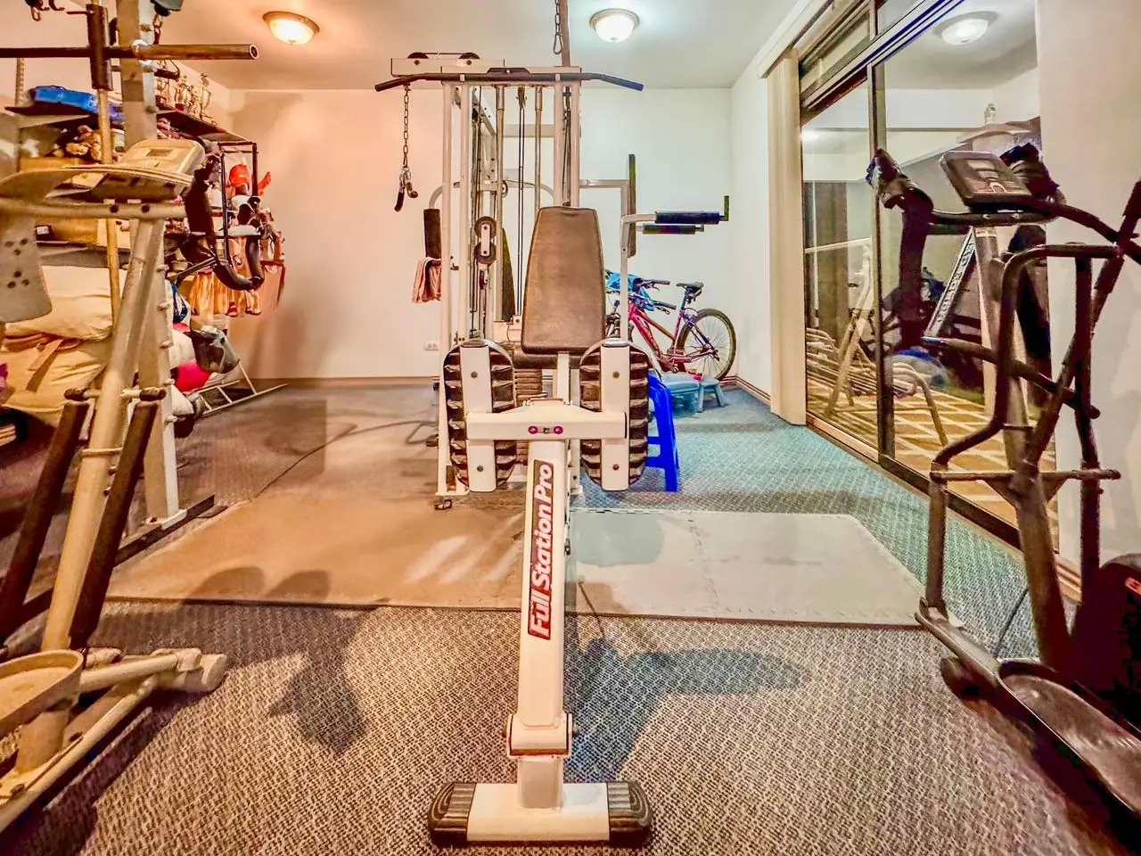 Charming 3-Bed Home with Mountain Views in Grecia, Alajuela - image 4