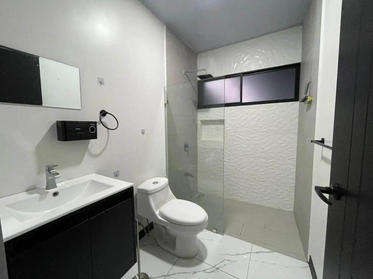 Charming 3-bedroom house in Grecia, Alajuela - USD 152,000 - image 8