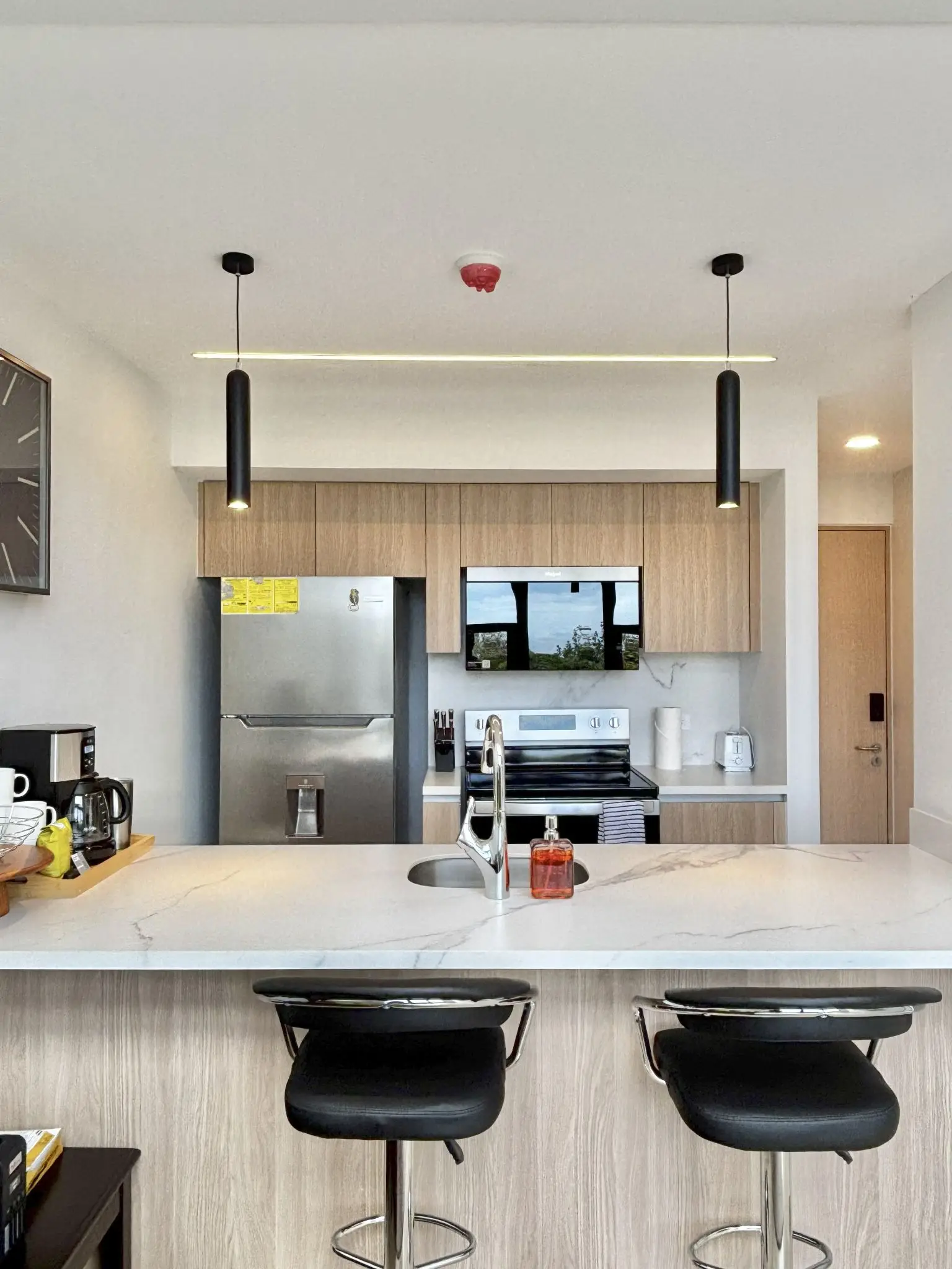 Modern 1-Bed Loft in Jacó with Stunning Ocean Views - image 9