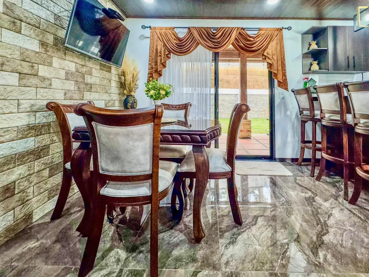 Stunning New 3-Bed, 3-Bath Home in Grecia, Alajuela - Modern Living - image 10