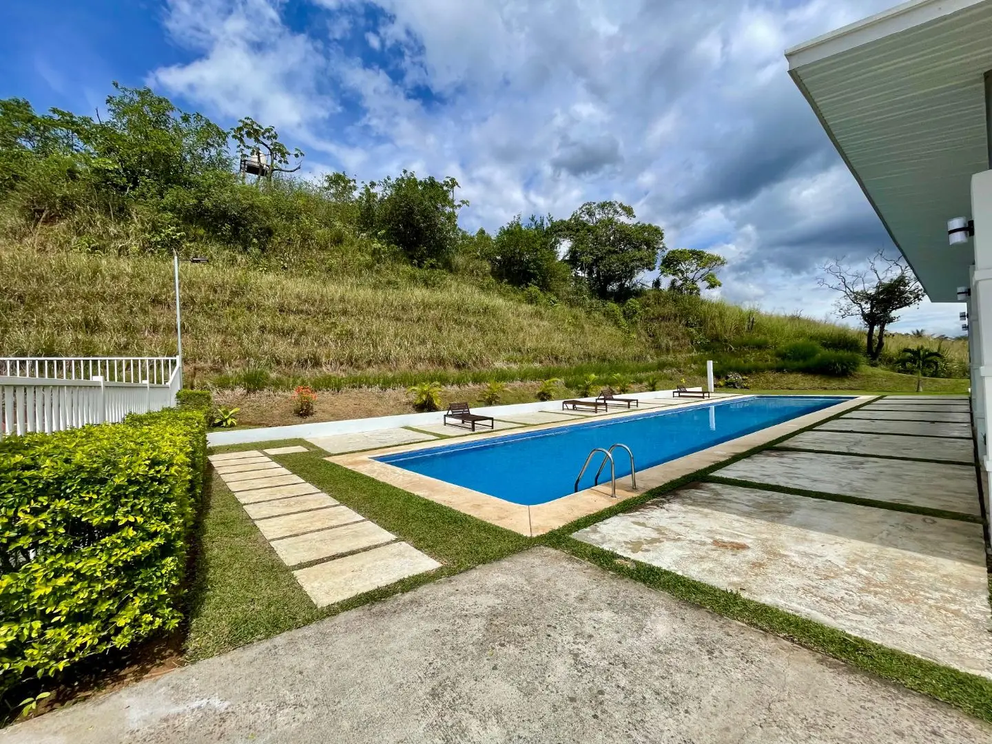 Casa Moderna en Grecia, Costa Rica - Cond. La Viña - image 9