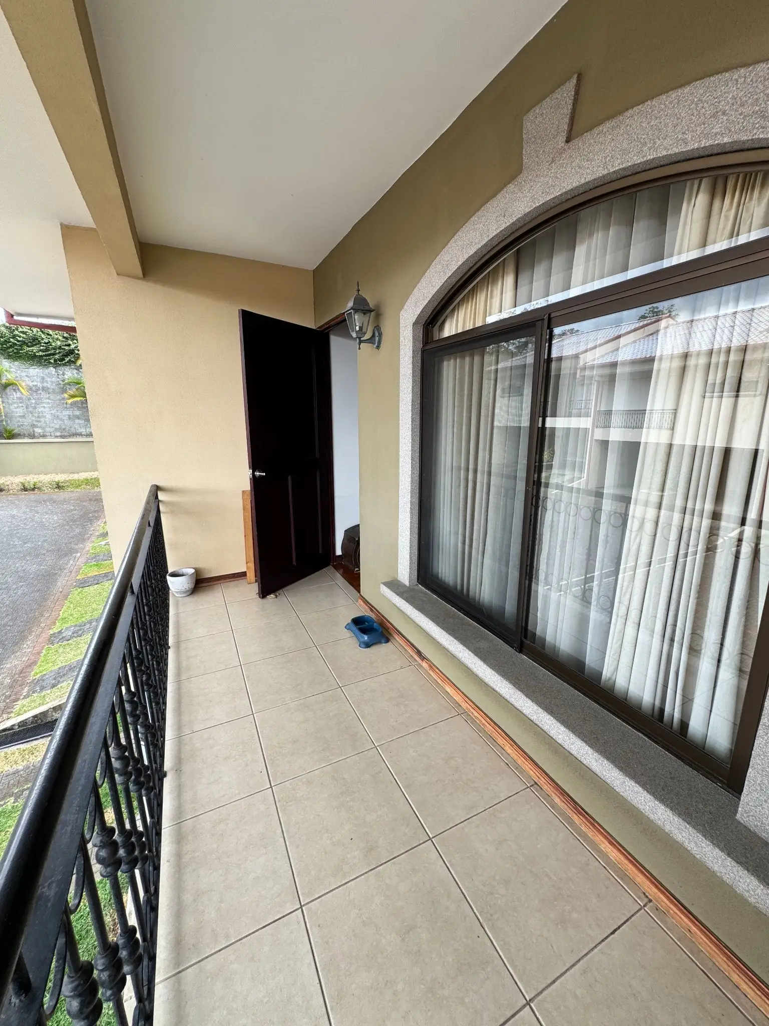 Sale / Spacious and comfortable home in a gated community - image 9