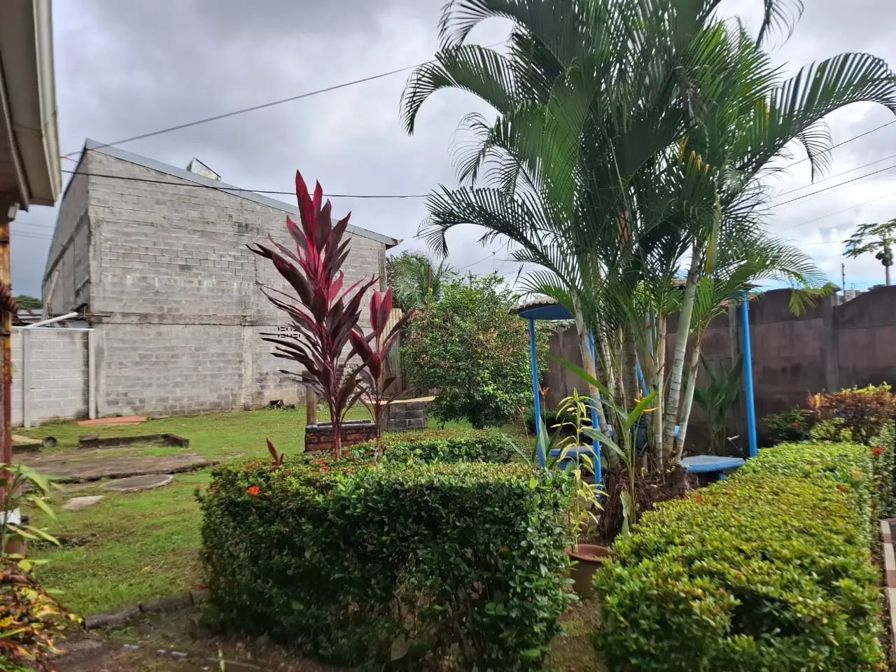 Strategically Located Home with Large Lot & Investment Potential in Herradura - image 10