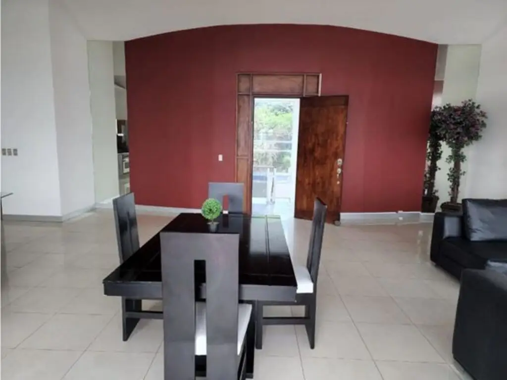 Luxury 3-Bed Penthouse with City Views in Escazú - image 10