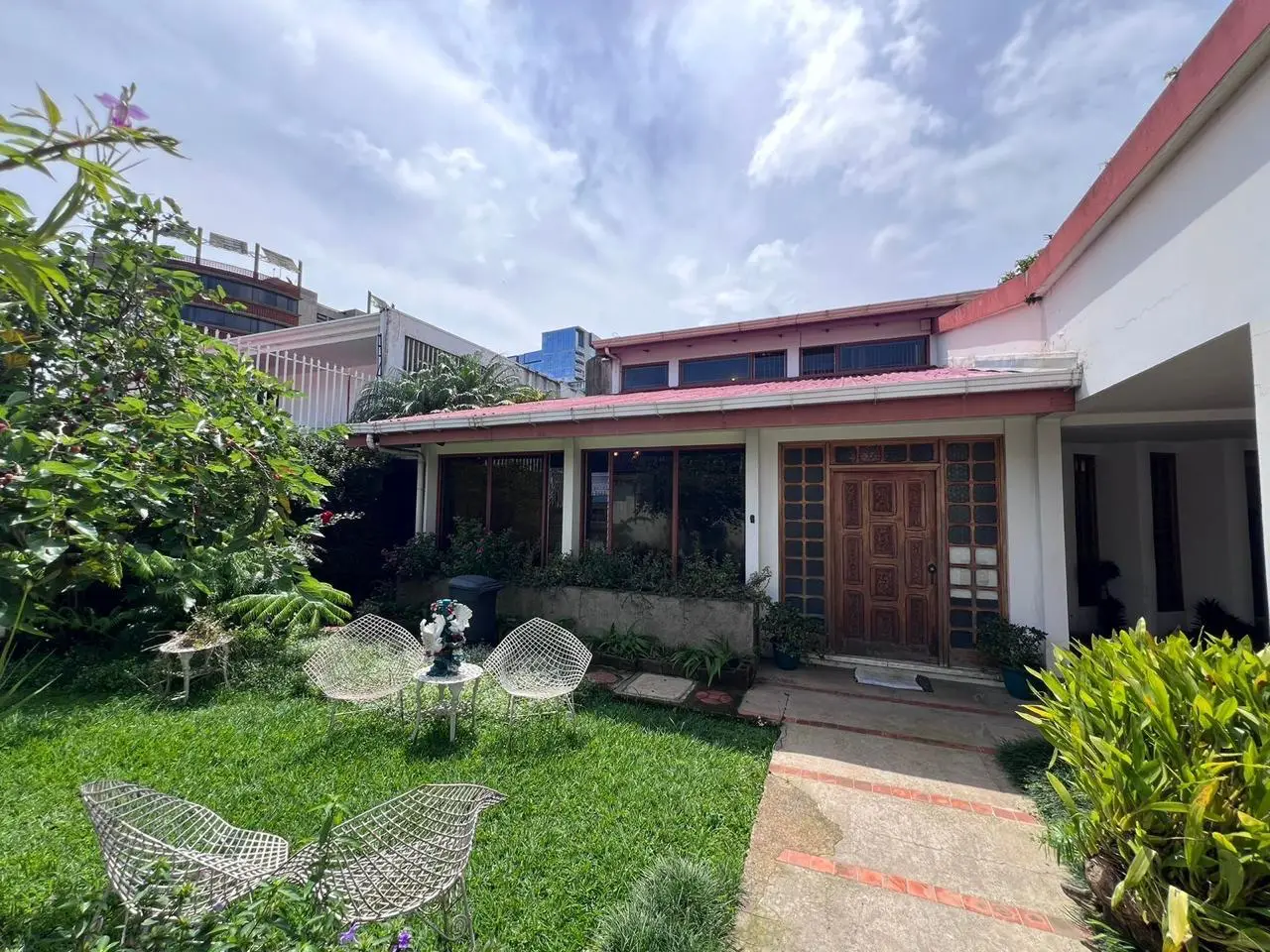 Spacious 5-Bedroom House in Rohrmoser, San José - image 3