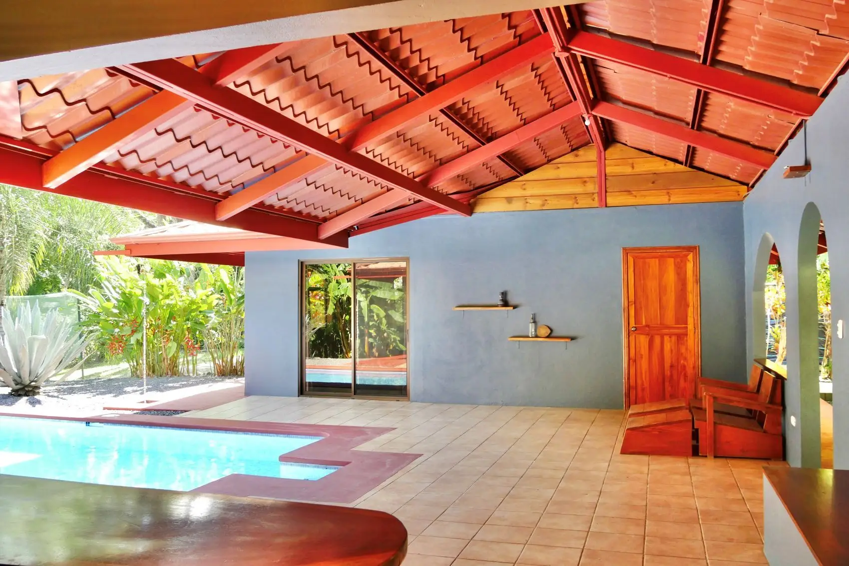 Charming 2-Bedroom Home with Pool and Pura Vida Vibes in San Isidro Santa Teresa - image 3