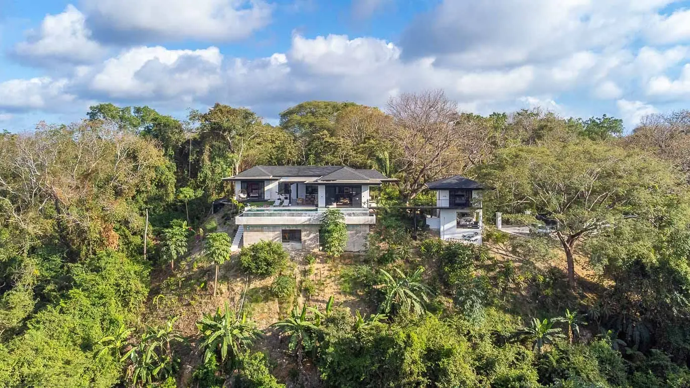 Luxury Home with a pool  in Pérez Zeledón, Costa Rica - Hotel Potential - image 13