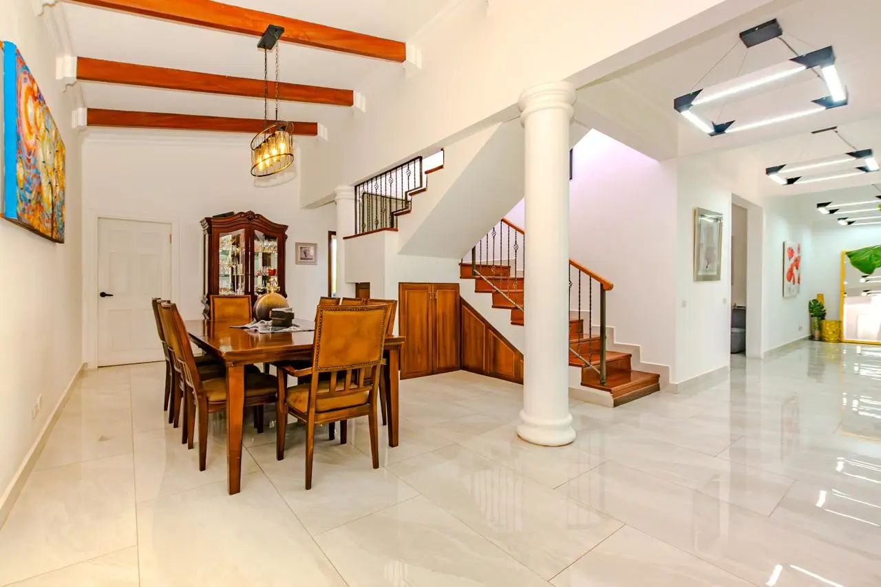Exquisite Furnished 5-Bedroom Luxury Residence for Rent in Hacienda Los Reyes, La Guácima - image 8