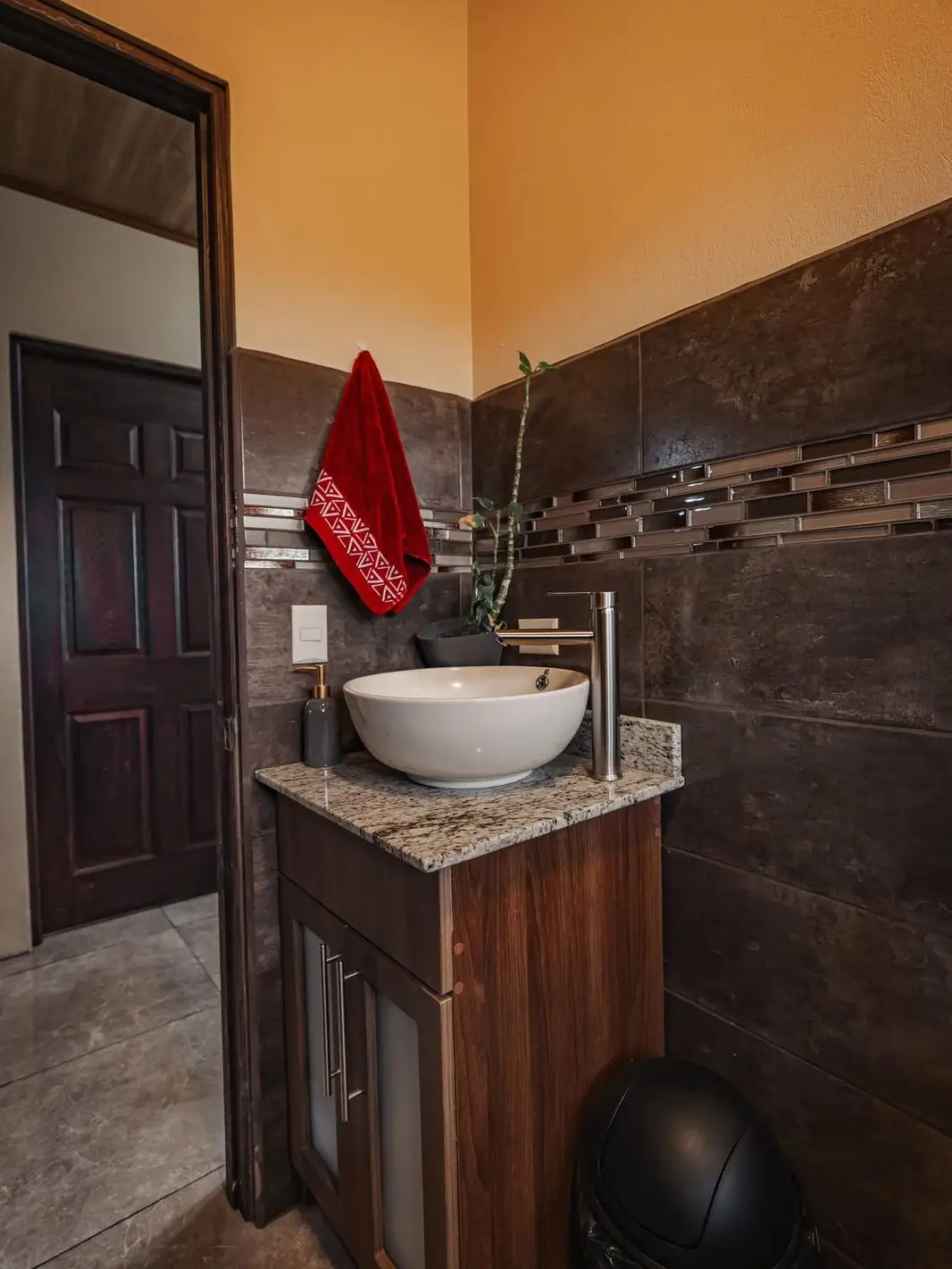 Modern 2.5-Bed Home in Grecia, Alajuela - Ideal for Families - image 10