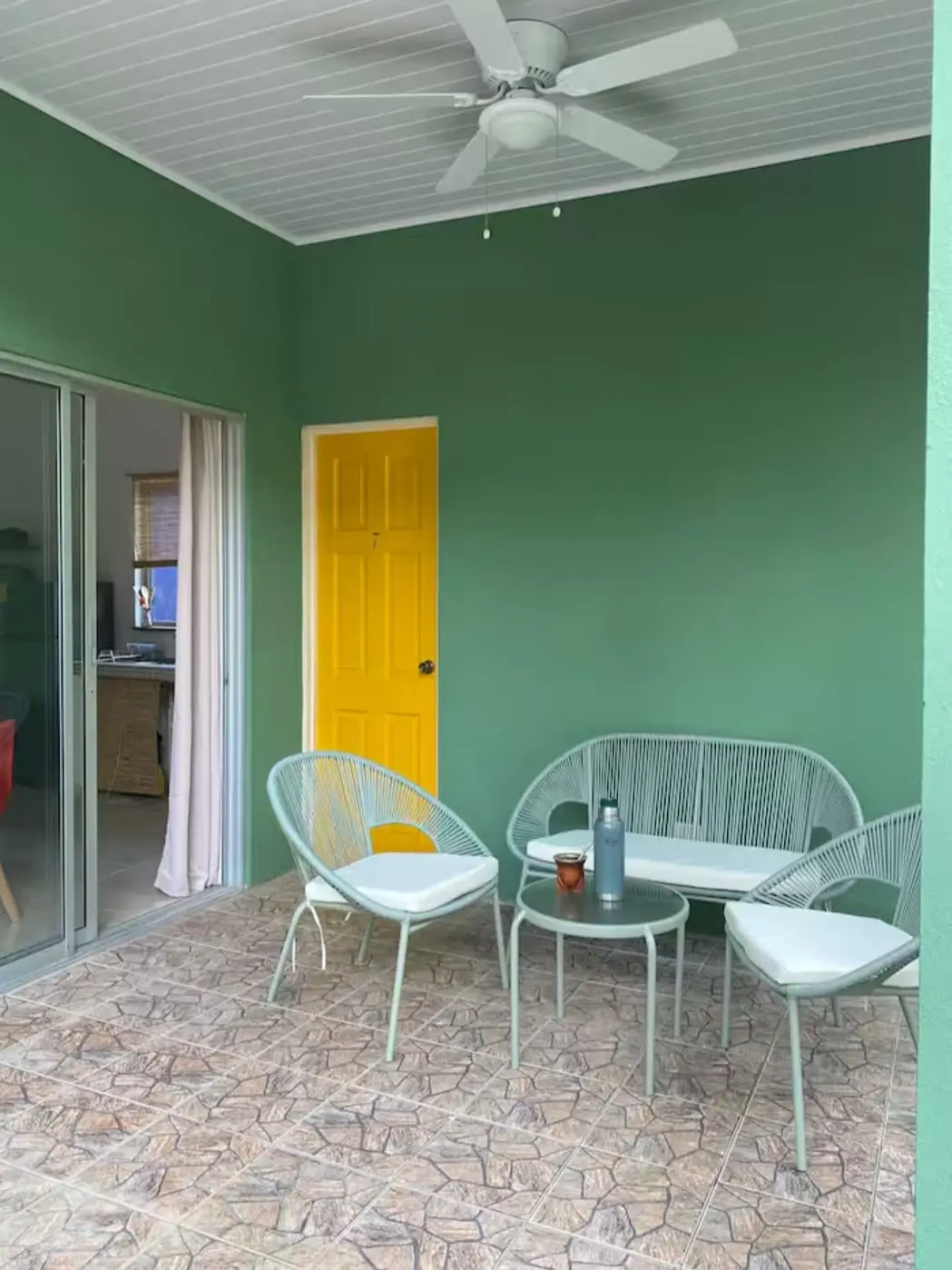 2 Studies surrounded by nature (Possibility of expansion) Playa Hermosa - image 2