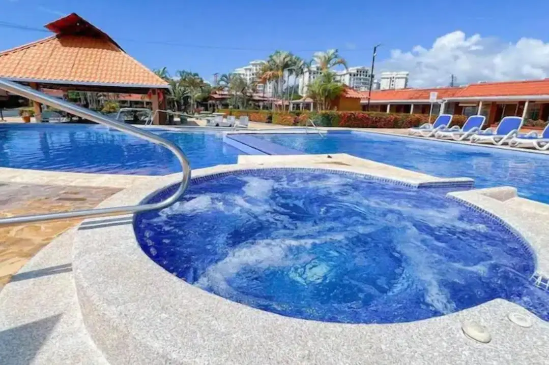 Charming 4-Bed Condo in Las Villas Paraíso - Perfect Family Home or Income Property ! Jaco center. - image 9