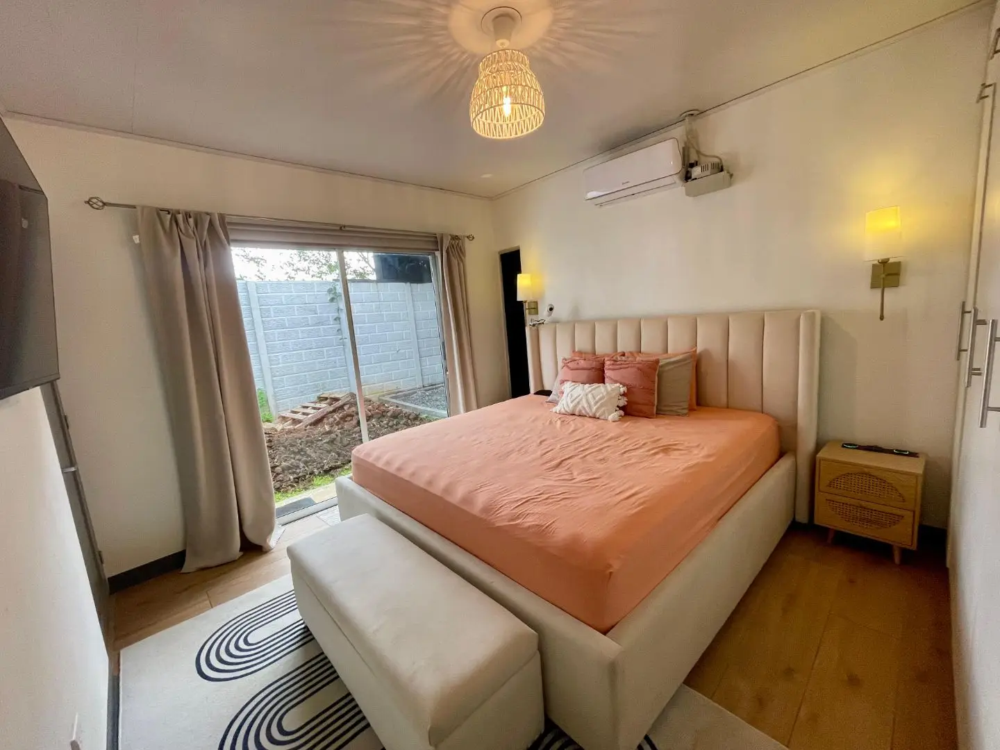 Modern Home in Grecia, Costa Rica - Cond. La Viña - image 4