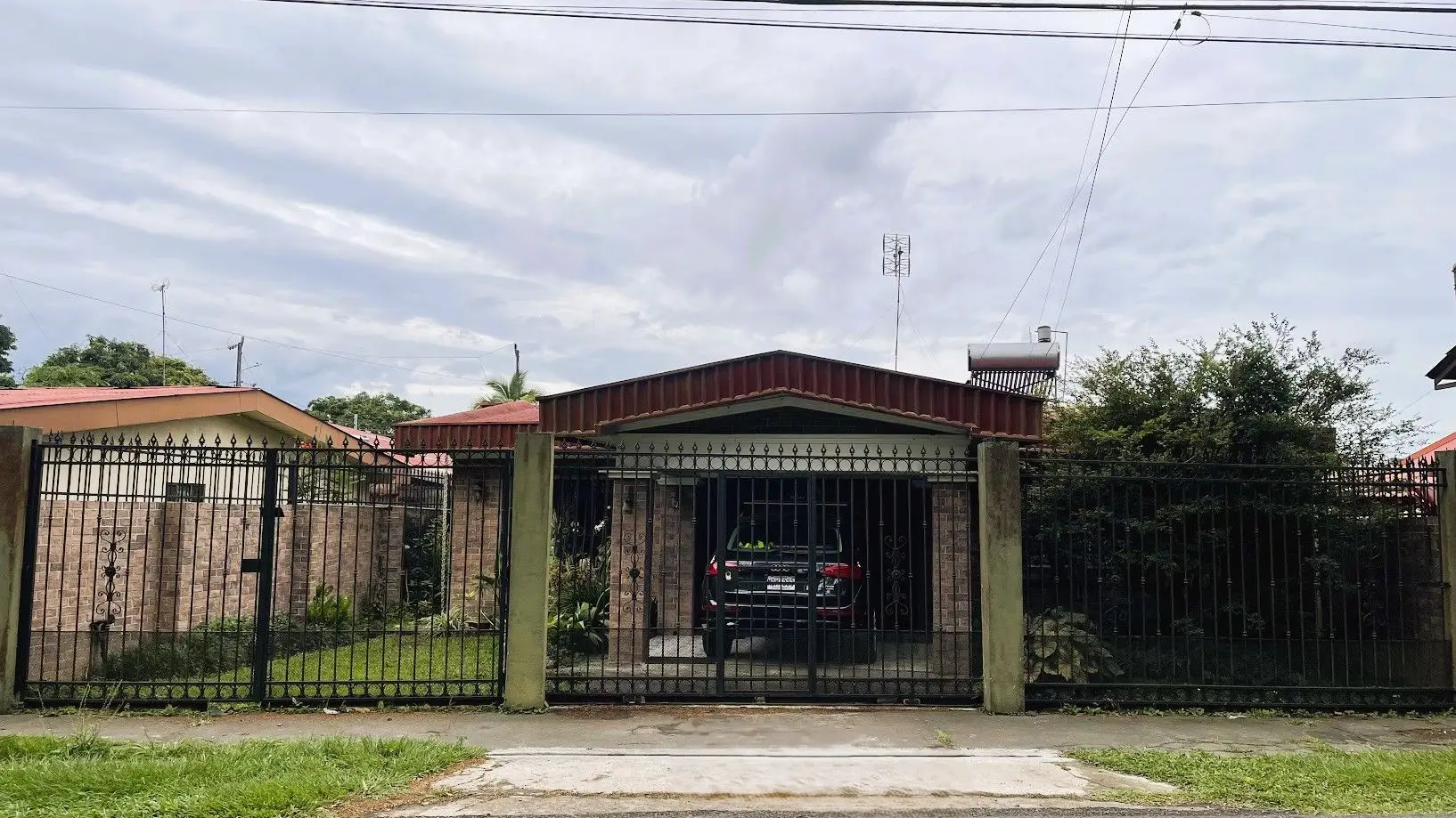 HOUSE FOR SALE IN BUENOS AIRES, PALMARES - image 3
