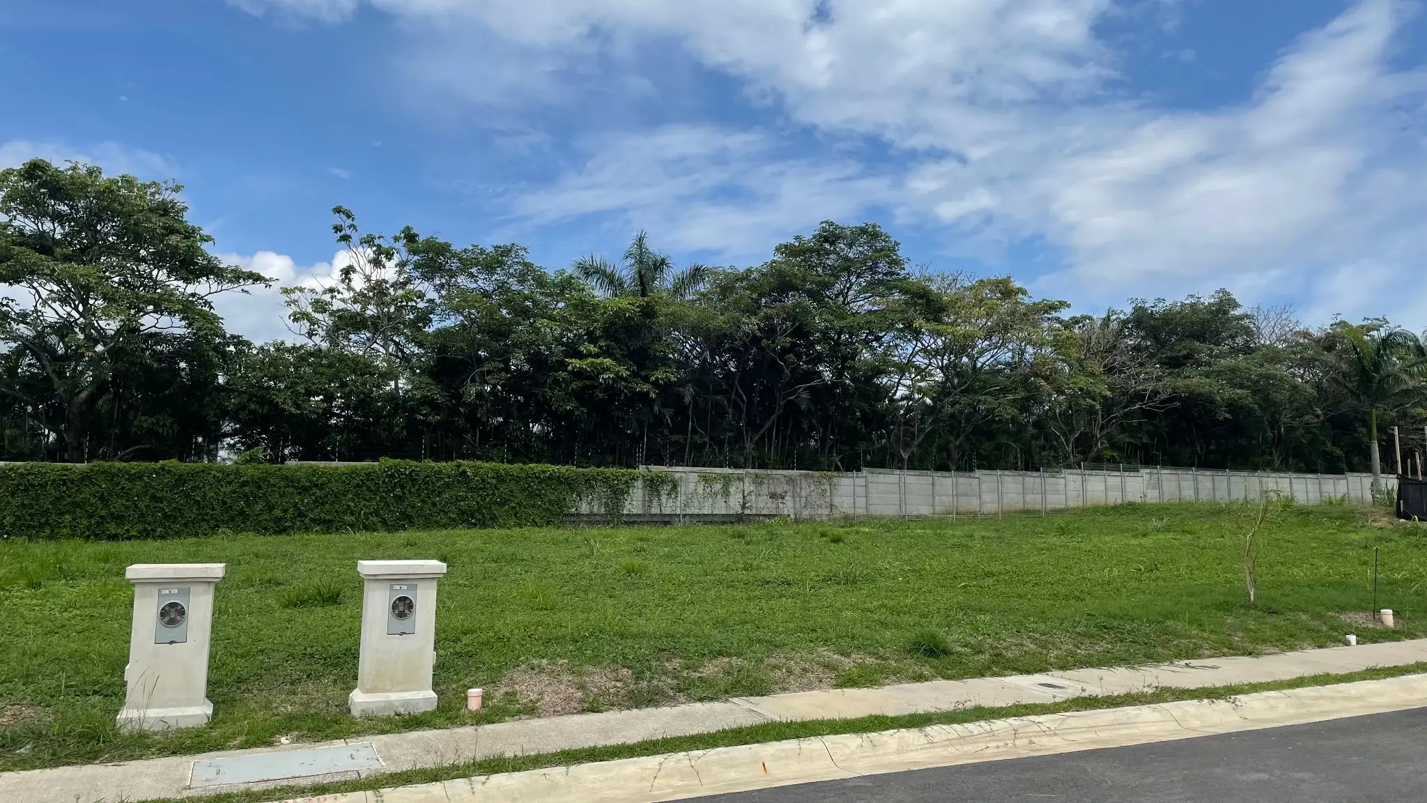 Lots for Sale in Gated Community - image 4