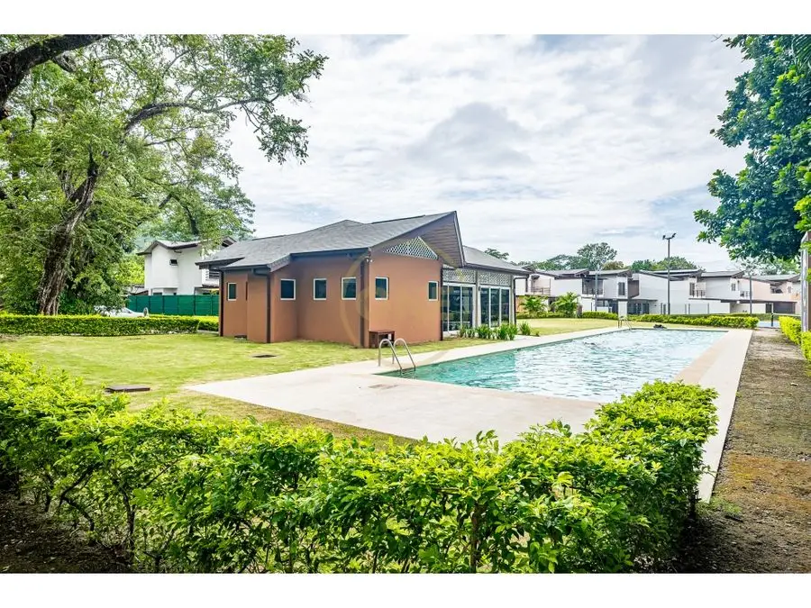 Modern 4-Bedroom House in Jacó: New Build with Spacious Living & Outdoor Oasis - image 9