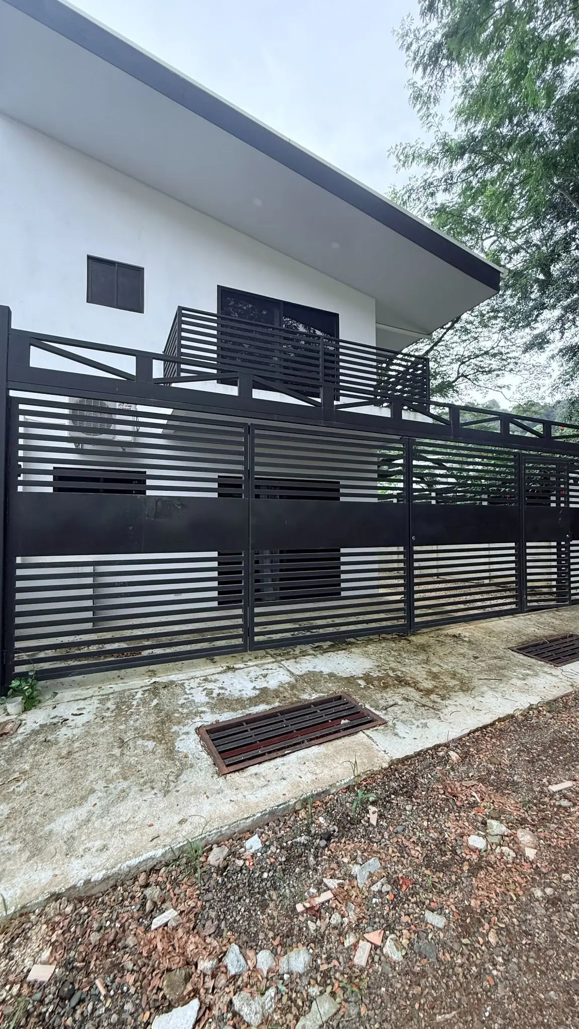 Luxury 4-Bedroom Home with Mountain Views in Playa Hermosa - image 8