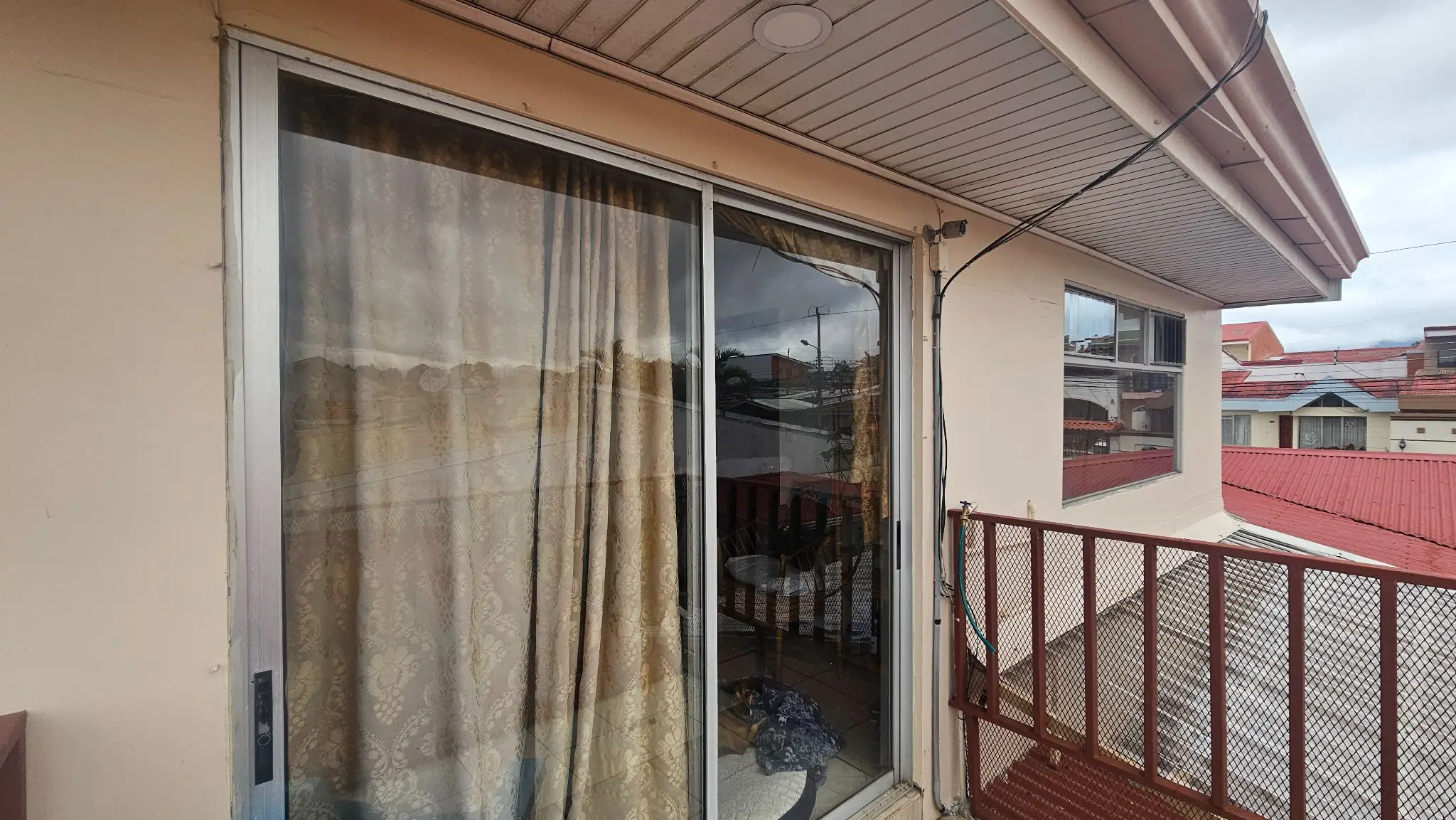 Spacious 6-Bedroom Family Home in Residencial Saint Clare, Moravia - image 9